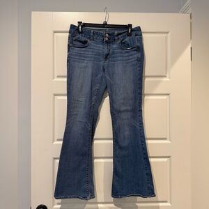 American Eagle Artist Flare Jeans - 8 Short